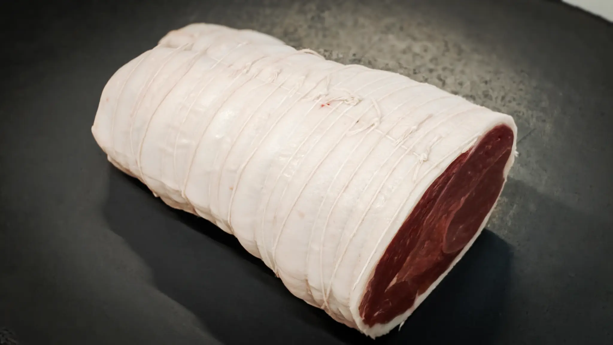 Gigot roulé ficelé d’agneau · France