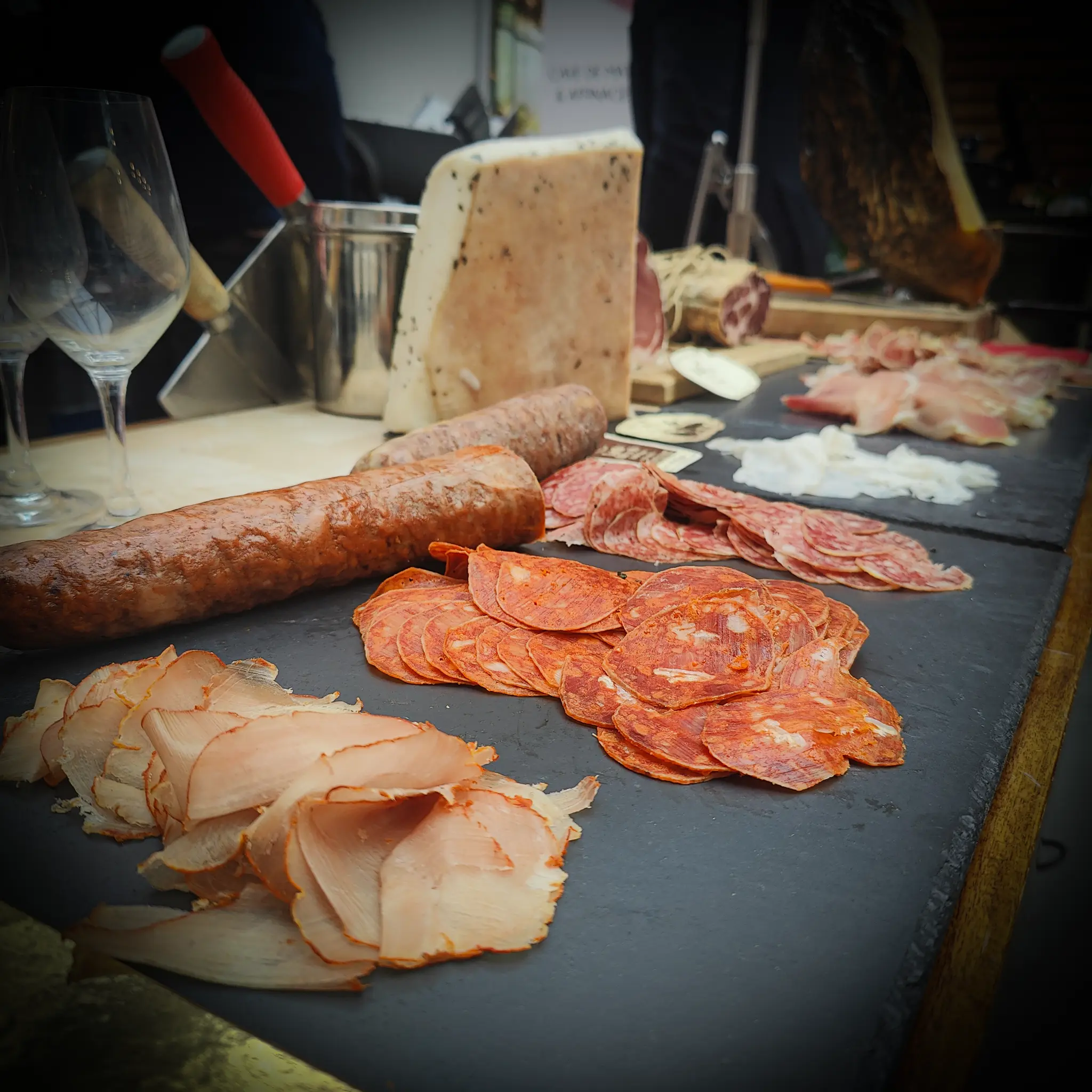 Sélection de charcuteries espagnoles · Sorovisa
