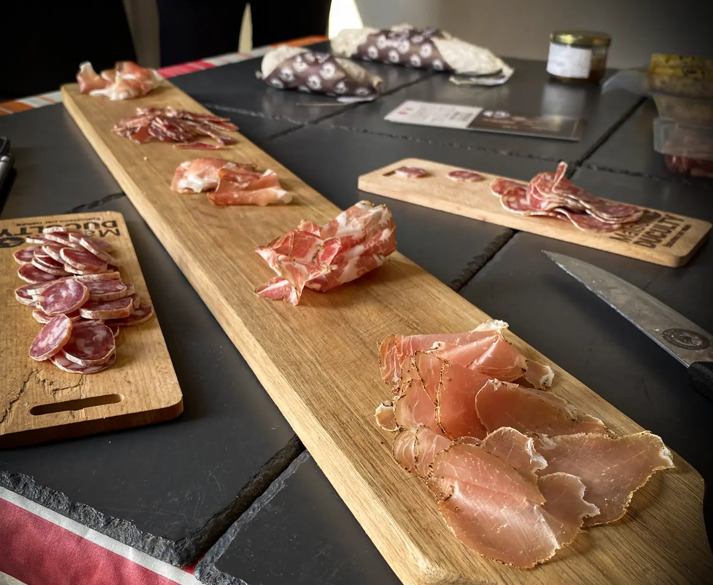 Assortiment de charcuteries françaises sélectionnées par Sorovisa