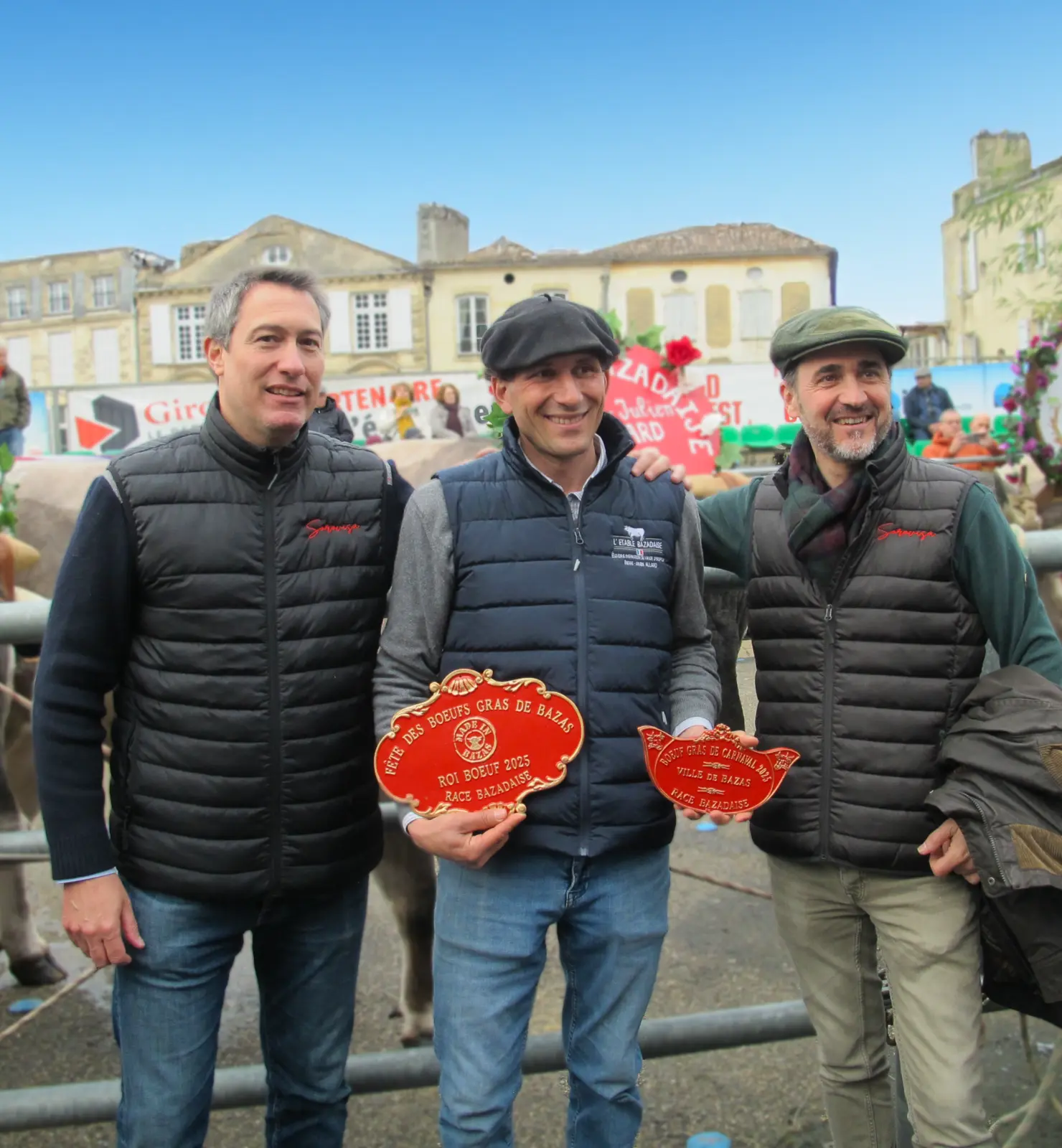 Pierre-Julien Allard et les dirigeants de Sorovisa, partenaires autour du bœuf de Bazas